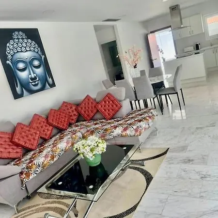 Villa Siam, Great Views, Pool, Air Conditioner *